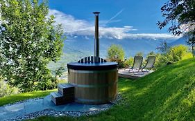 Eco Lodge With Jacuzzi And View In The Swiss Alps